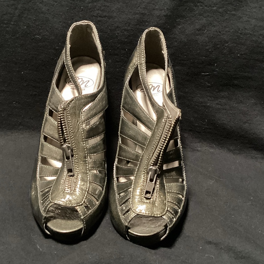 SM New York Metallic Zipper Heels